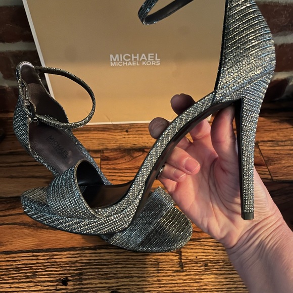 Michael Kors ankle strap heel - Picture 6 of 6